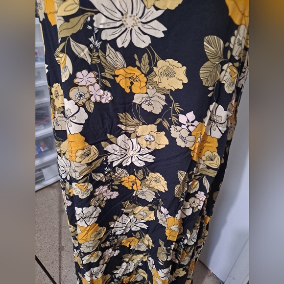 Floral Dress - Picture 4 of 10